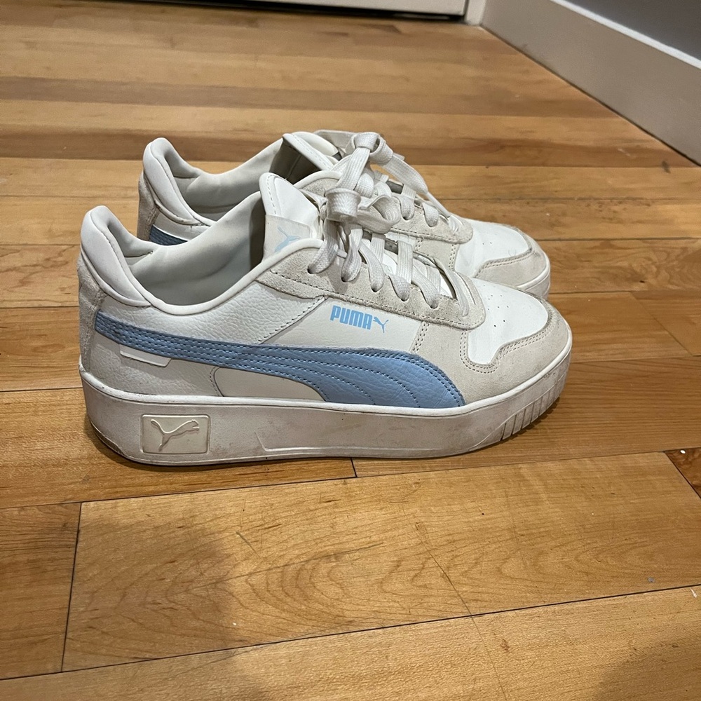 Puma Cream and Gray Sneakers